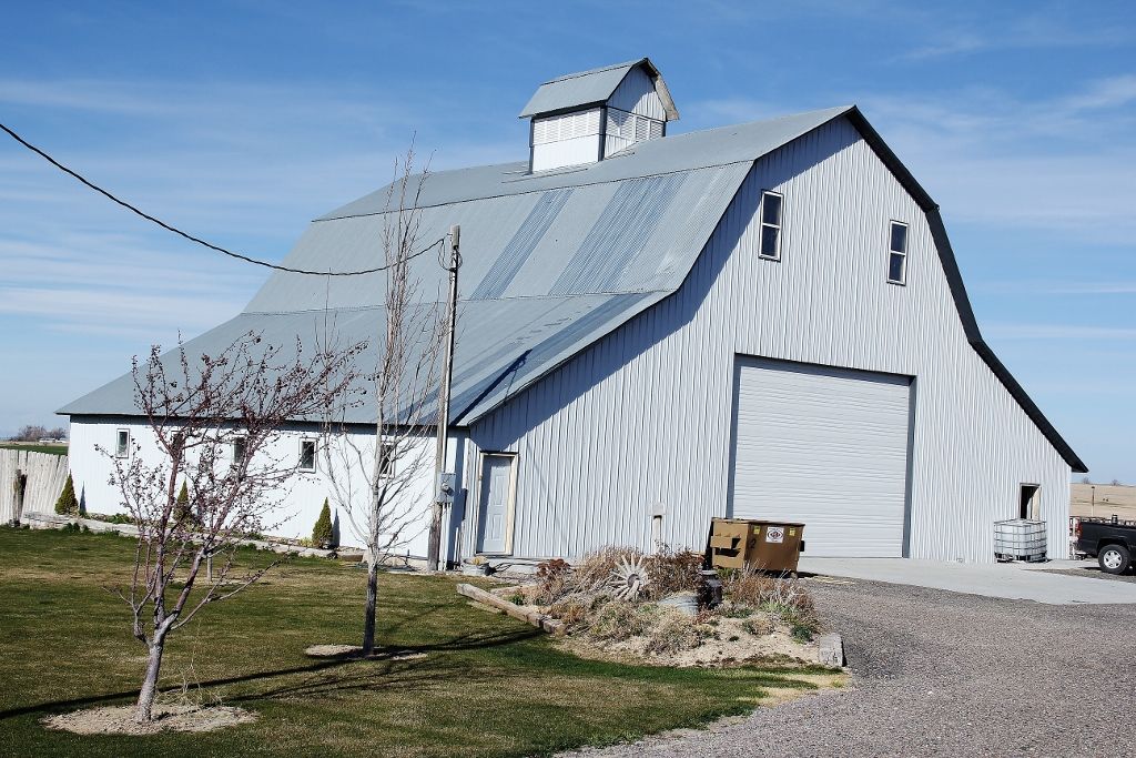 Barn